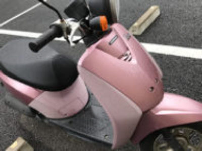 調布市富士見町で原付バイクのホンダ トゥデイ(ピンク)を無料引き取り処分