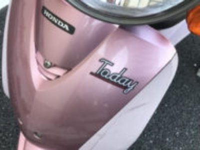 横浜市中区で原付バイクのホンダ トゥデイ(ピンク)を無料引き取り処分