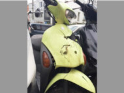 竹ノ塚駅近くの当社系列店に原付バイクの事故車レッツ4(イエロー)をお持ち込み頂きました！