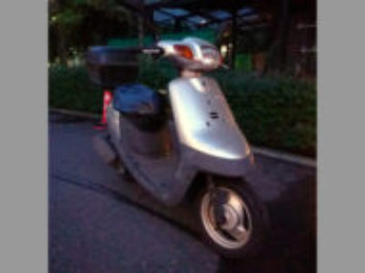 足立区東和の原付バイク ヤマハ アプリオ リアボックス付を無料で引き取り処分と廃車手続き代行