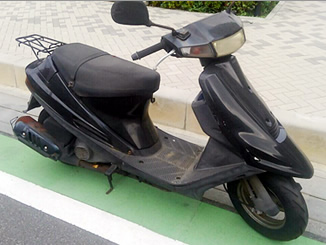 埼玉県草加市松原で無料で引き取り処分をした原付バイクスクーターのスズキ アドレスV100 黒色
