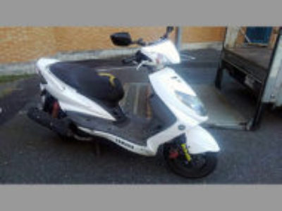 所沢市北所沢町で原付二種バイクのヤマハ シグナスX125 ホワイトを無料で引き取り処分