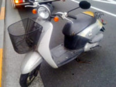 東京都足立区千住で原付バイクのトゥディ(AF61) 前カゴ付きを無料で引き取り処分！