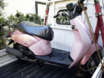世田谷区太子堂で原付バイクのホンダ トゥデイ レプスピンクメタリックを無料引き取りと処分