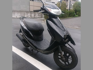 藤沢市川名1丁目で無料で引き取り処分をした原付バイクのホンダ Dio FI(事故車)