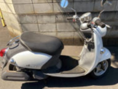 所沢市下安松で原付バイクのヤマハ ビーノ FI ホワイトメタリック1を無料で引き取り処分しました