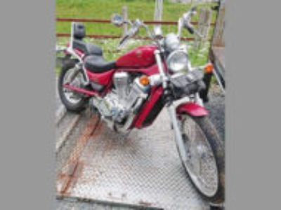 秦野市室町で800ccバイクのスズキ イントルーダー800を無料で引き取り処分と廃車手続き代行