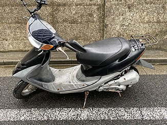 東京都荒川区で無料で引き取り処分と廃車手続き代行をした原付バイクのホンダ ライブDio ピュアブラック