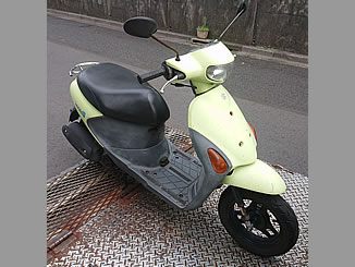 2021年6月26日に東京都葛飾区小菅で無料で廃車手続き代行と引き取り処分をした、原付バイクのスズキ スズキ レッツ4 ライトグリーン