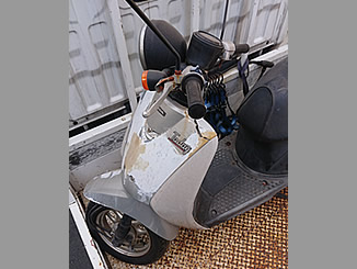 江東区で無料で引き取り処分をした原付バイク トゥデイ シルバー(塗装剥げ・サビ)