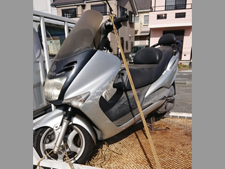日野市で無料で引取処分と廃車をした原付二種バイク マジェスティ125 FI シルバー(エンジンかからず)